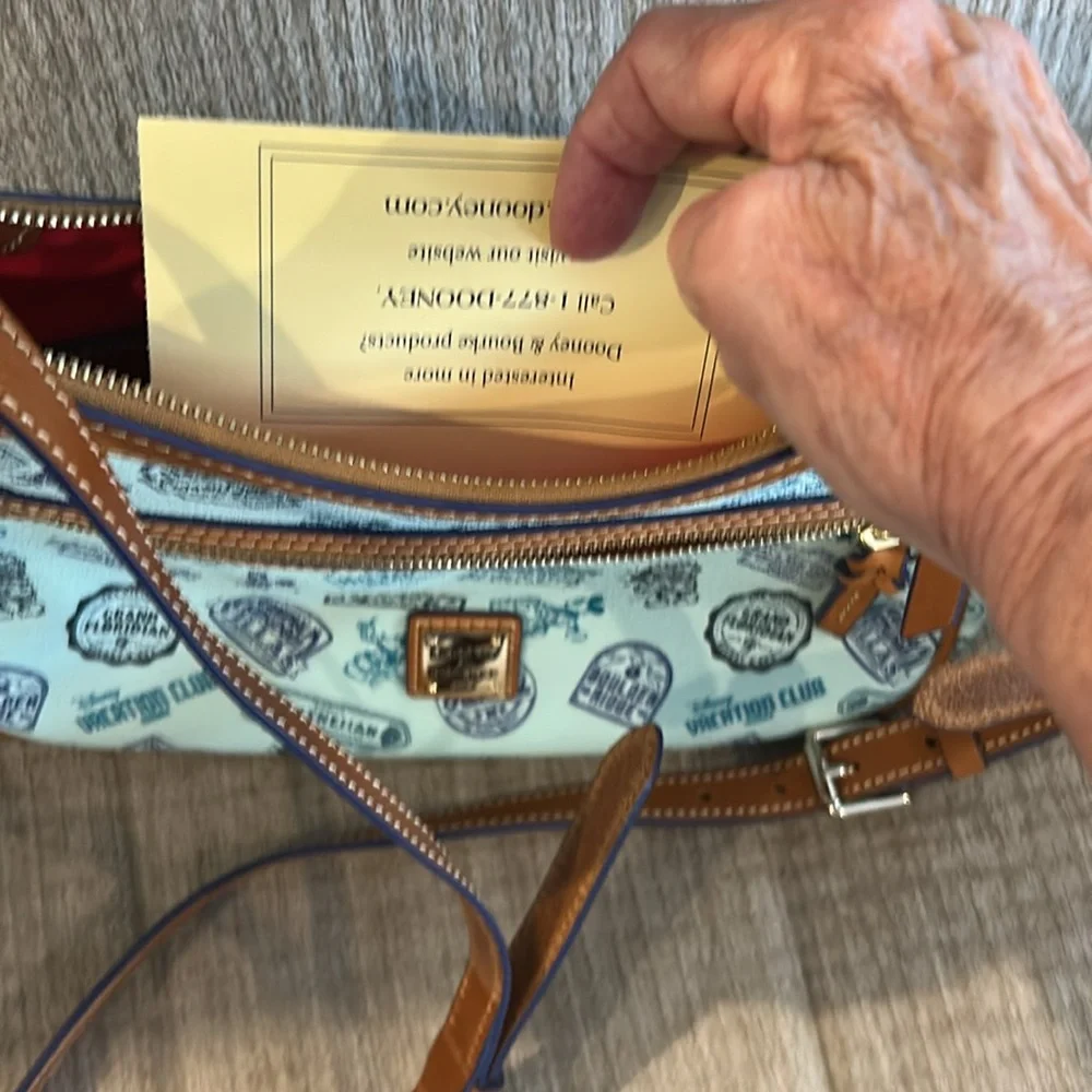 Dooney & Bourke Disney Vacation Club exclusive bag turquoise trimmed in rawhide - Picture 11 of 11